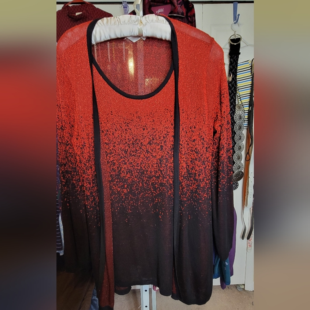 #0656- Nina Leonard- Red n Black Sparkly Lightweight Tunic